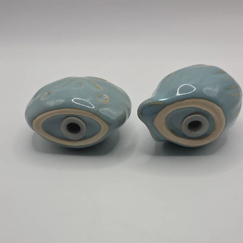 Salt And Pepper Shakers. Seashells Blue